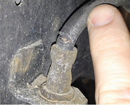 Cracked brake pipe