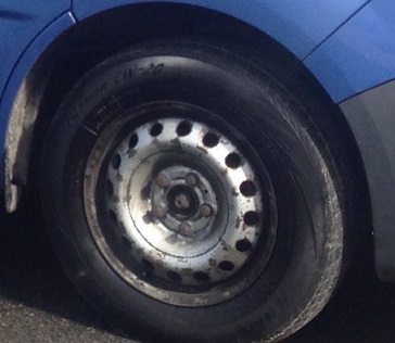 wheel without embellisher or hub cap